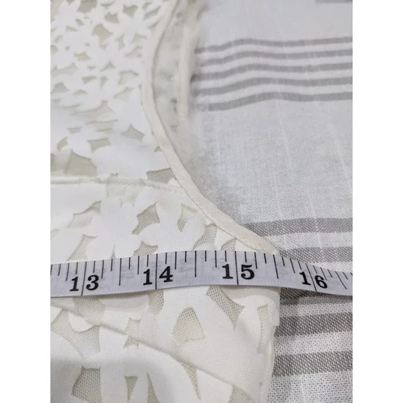 Elizabeth and James White Levine Laser Cut Dress Size 6 - Picture 6 of 8